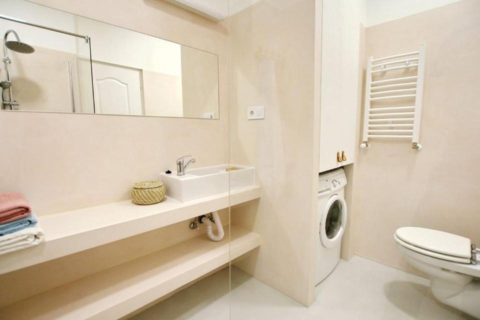 Pau Stylish Studios In The Heart Of Budapest Exteriör bild